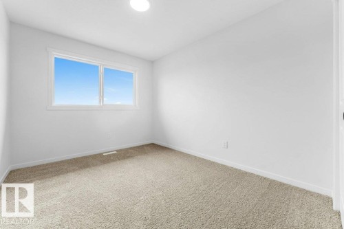 679 173 Avenue, Edmonton, AB - Indoor Photo Showing Other Room