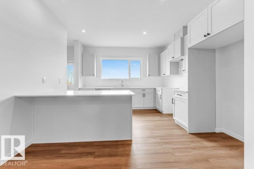 679 173 Avenue, Edmonton, AB - Indoor Photo Showing Kitchen