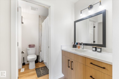 4009 37 Avenue, Leduc, AB - Indoor Photo Showing Bathroom