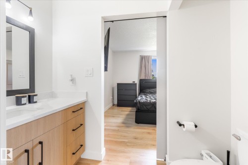 4009 37 Avenue, Leduc, AB - Indoor Photo Showing Bathroom