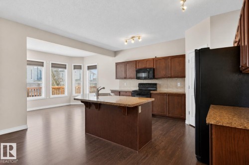 3233 21A Avenue, Edmonton, AB 
