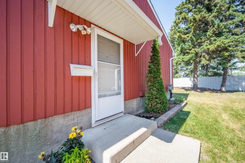 10678 Beaumaris Road, Edmonton, AB 