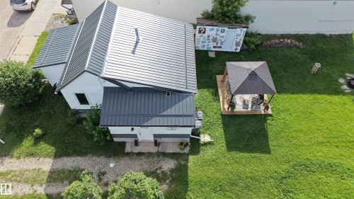 Features new metal roof - 4912 49 Avenue, Onoway, AB 