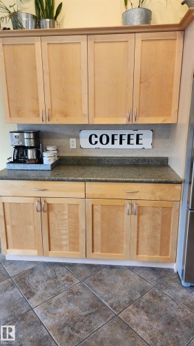 5110 50 Avenue, Elk Point, AB - Indoor Photo Showing Kitchen
