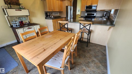 5110 50 Avenue, Elk Point, AB - Indoor