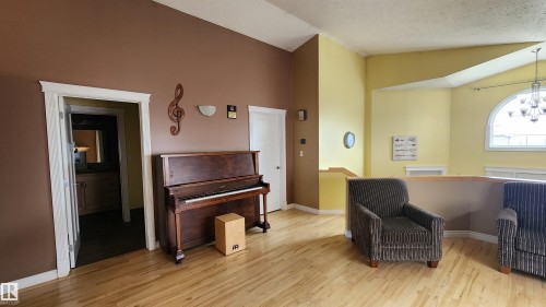 5110 50 Avenue, Elk Point, AB - Indoor