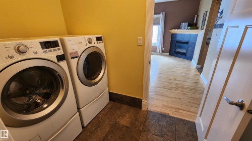 5110 50 Avenue, Elk Point, AB - Indoor Photo Showing Laundry Room