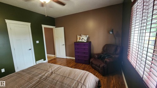 5110 50 Avenue, Elk Point, AB - Indoor Photo Showing Bedroom