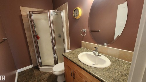 5110 50 Avenue, Elk Point, AB - Indoor Photo Showing Bathroom
