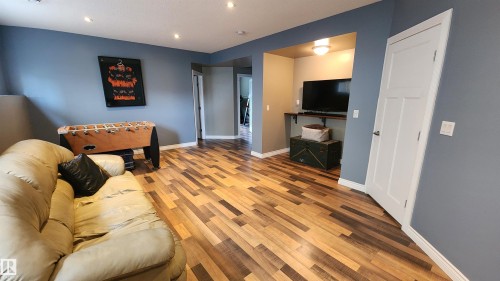 5110 50 Avenue, Elk Point, AB - Indoor Photo Showing Other Room
