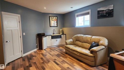5110 50 Avenue, Elk Point, AB - Indoor