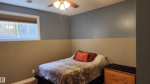 5110 50 Avenue, Elk Point, AB - Indoor Photo Showing Bedroom