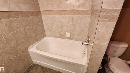 5110 50 Avenue, Elk Point, AB - Indoor Photo Showing Bathroom