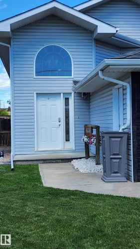 5110 50 Avenue, Elk Point, AB - Outdoor