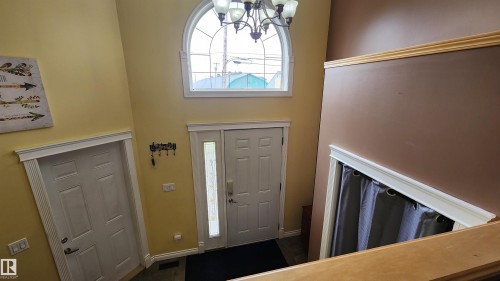 5110 50 Avenue, Elk Point, AB - Indoor Photo Showing Other Room