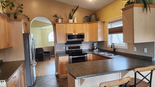 5110 50 Avenue, Elk Point, AB - Indoor Photo Showing Kitchen With Double Sink
