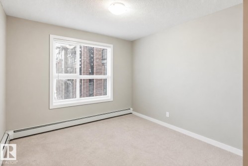 232 5504 Schonsee Drive, Edmonton, AB - Indoor Photo Showing Other Room