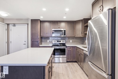 232 5504 Schonsee Drive, Edmonton, AB - Indoor Photo Showing Kitchen With Upgraded Kitchen