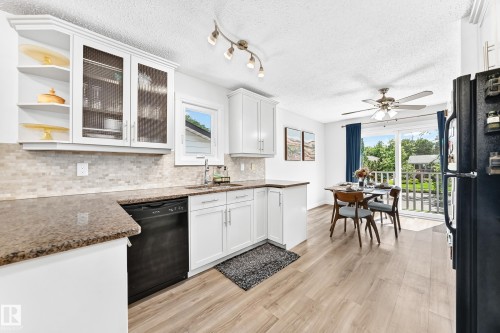 4228 114 Avenue Nw, Edmonton, AB - Indoor Photo Showing Kitchen