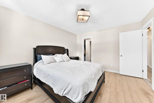 4228 114 Avenue Nw, Edmonton, AB - Indoor Photo Showing Bedroom