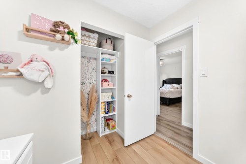 4228 114 Avenue Nw, Edmonton, AB - Indoor Photo Showing Other Room