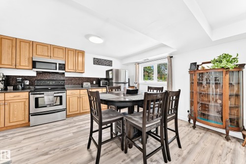 4228 114 Avenue Nw, Edmonton, AB - Indoor