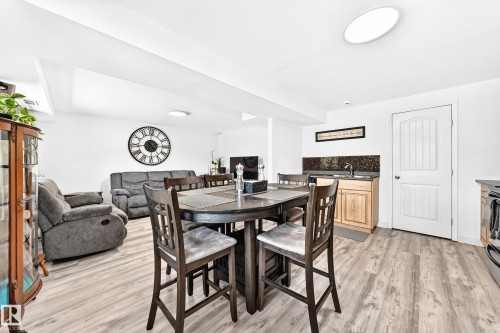4228 114 Avenue Nw, Edmonton, AB - Indoor Photo Showing Dining Room