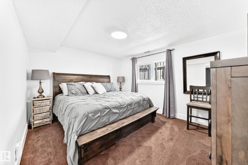 4228 114 Avenue Nw, Edmonton, AB - Indoor Photo Showing Bedroom