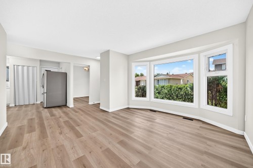 13835 114 Street Nw, Edmonton, AB - Indoor