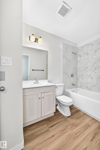13835 114 Street Nw, Edmonton, AB - Indoor Photo Showing Bathroom