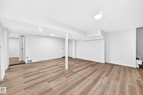 13835 114 Street Nw, Edmonton, AB - Indoor