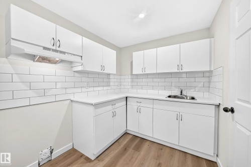 13835 114 Street Nw, Edmonton, AB - Indoor Photo Showing Kitchen