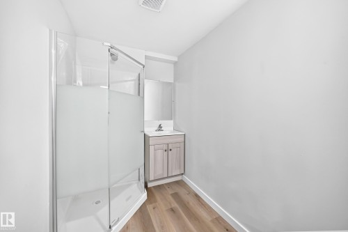 13835 114 Street Nw, Edmonton, AB - Indoor