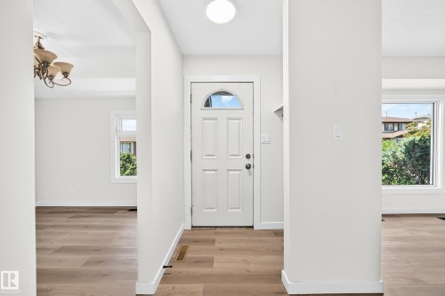 13835 114 Street Nw, Edmonton, AB - Indoor Photo Showing Other Room