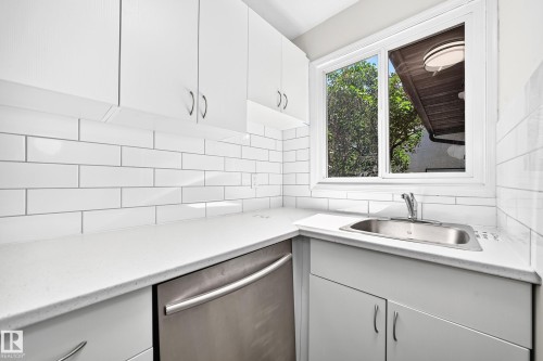 13835 114 Street Nw, Edmonton, AB - Indoor Photo Showing Kitchen