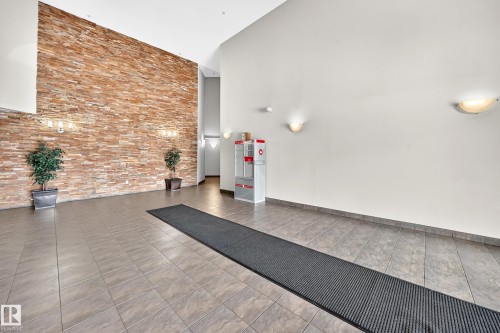 #221 5350 199 St Nw, Edmonton, AB - Indoor Photo Showing Other Room