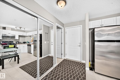 #221 5350 199 St Nw, Edmonton, AB - Indoor Photo Showing Kitchen