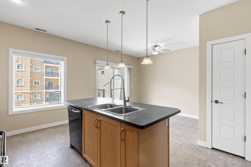39 13825 155 Avenue, Edmonton, AB 