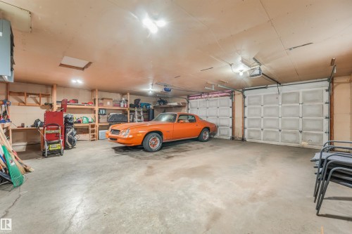 30 Greystone Close, Spruce Grove, AB - Indoor Photo Showing Garage