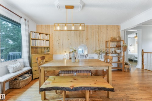 30 Greystone Close, Spruce Grove, AB - Indoor Photo Showing Dining Room