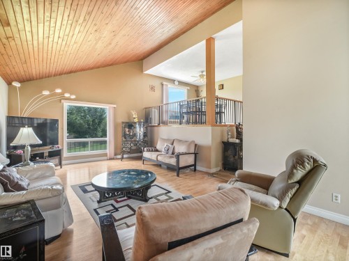 3219 85 Street Nw, Edmonton, AB - Indoor Photo Showing Living Room
