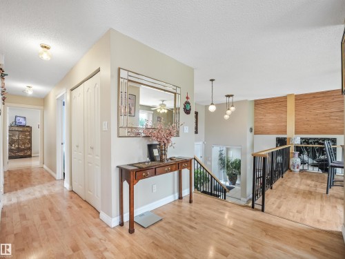 3219 85 Street Nw, Edmonton, AB - Indoor Photo Showing Other Room