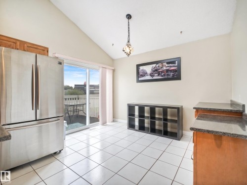 3219 85 Street Nw, Edmonton, AB - Indoor