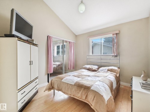 3219 85 Street Nw, Edmonton, AB - Indoor Photo Showing Bedroom