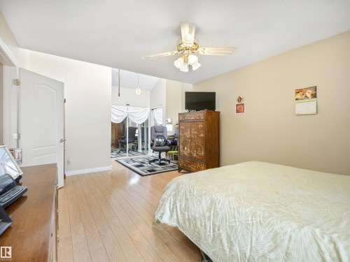 3219 85 Street Nw, Edmonton, AB - Indoor Photo Showing Bedroom
