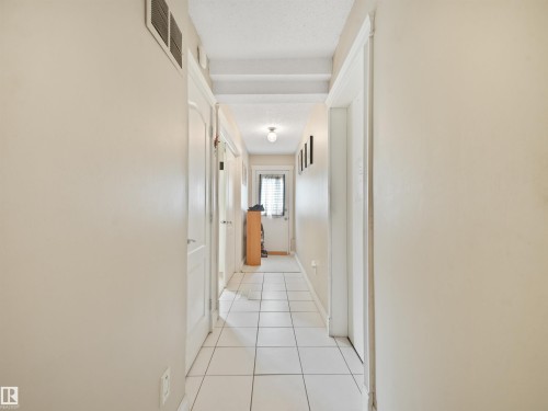 3219 85 Street Nw, Edmonton, AB - Indoor Photo Showing Other Room