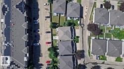 Image quality insufficient for description - 
