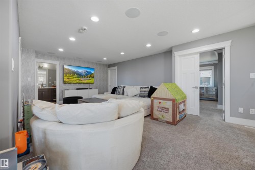1305 Hainstock Way Southwest, Edmonton, AB - Indoor Photo Showing Other Room