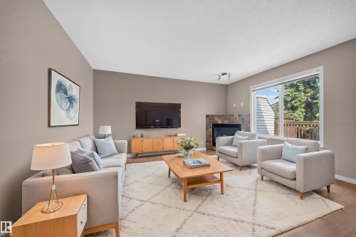 #62 171 Brintnell Blvd Nw, Edmonton, AB - Indoor Photo Showing Living Room