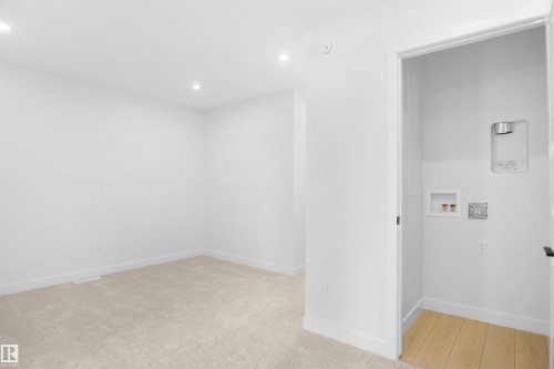 7383 181 Avenue Nw, Edmonton, AB - Indoor Photo Showing Other Room